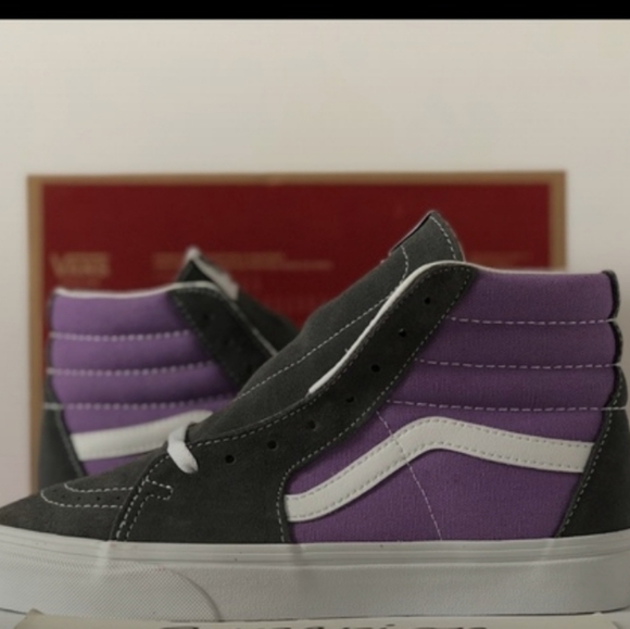 Vans - Picture 2 of 3